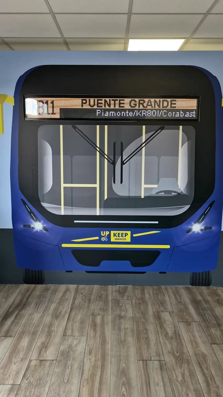 Frente del bus con el letrero de ruta